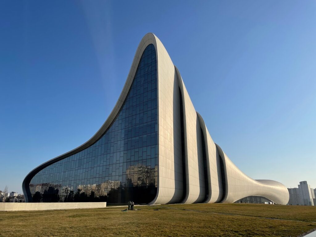 مركز حيدر علييف الثقافي