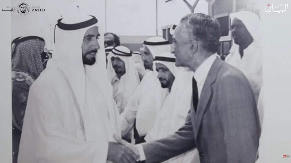  الشيخ زايد بن سلطان آل نهيان، حاكم أبوظبي مع د. 