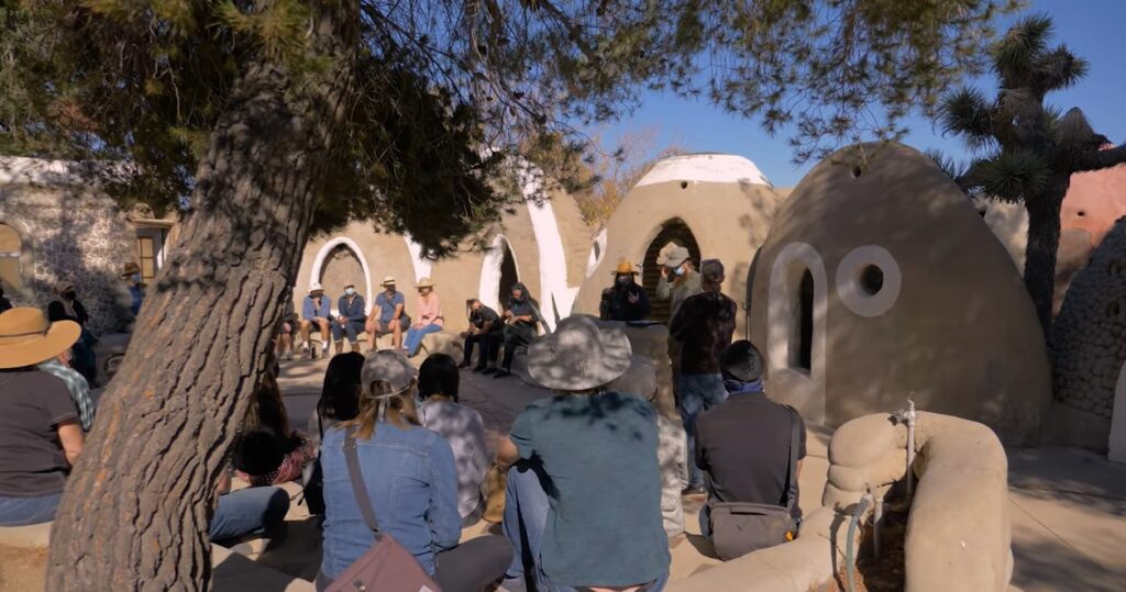 محطة تدريب للمعماريين والطلاب من أكثر من 50 دولة