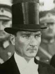 مصطفى كمال أتاتورك.