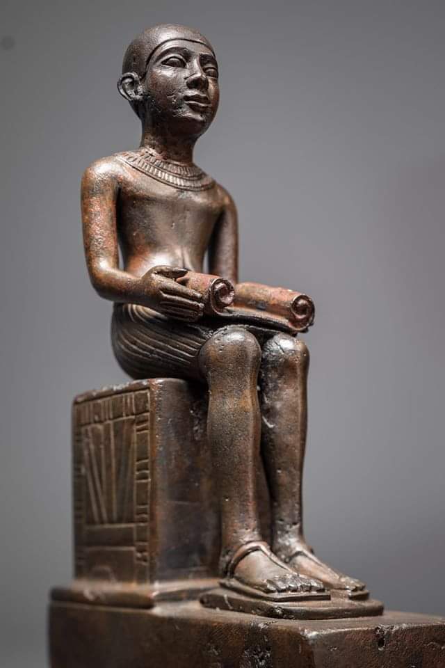 
إمحوتب (Imhotep): أول معماري في التاريخ
